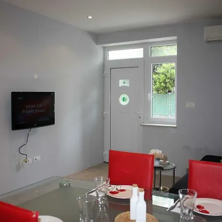 Sandy Beach Apartman *