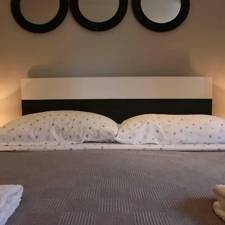 Sandy Beach Apartman *